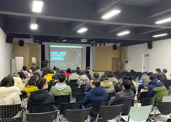 304永利集团副院长向全校教师作总体国家安全观培训(图8) 304永利集团副院长向全校教师作总体国家安全观培训(图8)