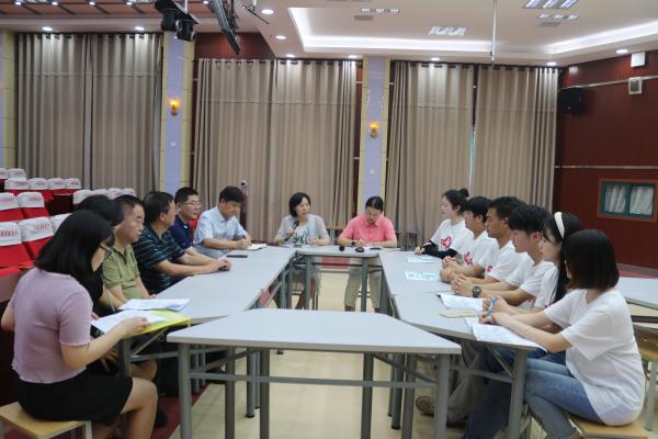 304永利集团青春性健康教育实践服务队开展艾滋病预防宣讲活动(图1)