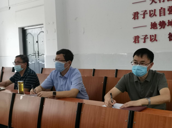 开学第一天校党委书记汪继平深入一线课堂听思政课(图2) 开学第一天校党委书记汪继平深入一线课堂听思政课(图2)