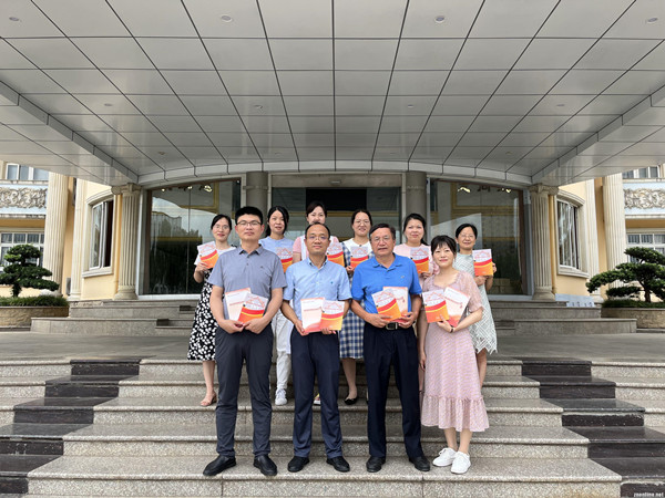 304永利集团“中国乡村振兴研究院”主编的社区治理培训教材被民政厅采纳(图1) 304永利集团“中国乡村振兴研究院”主编的社区治理培训教材被民政厅采纳(图1)