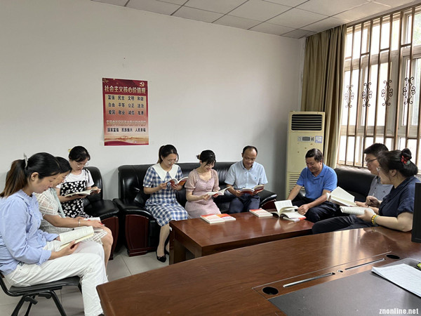 304永利集团“中国乡村振兴研究院”主编的社区治理培训教材被民政厅采纳(图2) 304永利集团“中国乡村振兴研究院”主编的社区治理培训教材被民政厅采纳(图2)