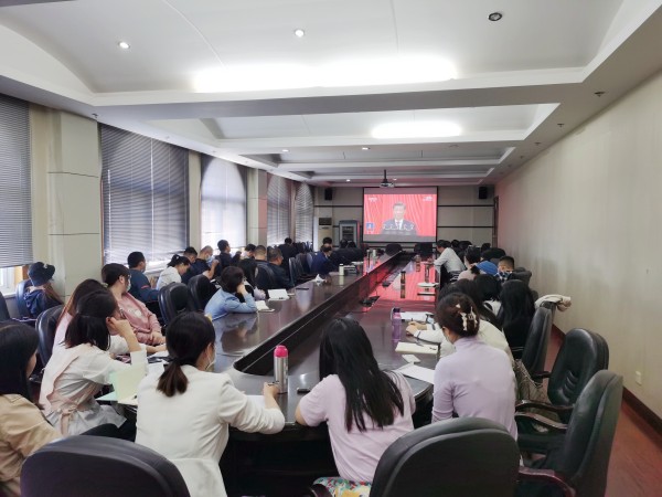 304永利集团全体思政课教师集中收看党的二十大开幕盛况(图1) 304永利集团全体思政课教师集中收看党的二十大开幕盛况(图1)