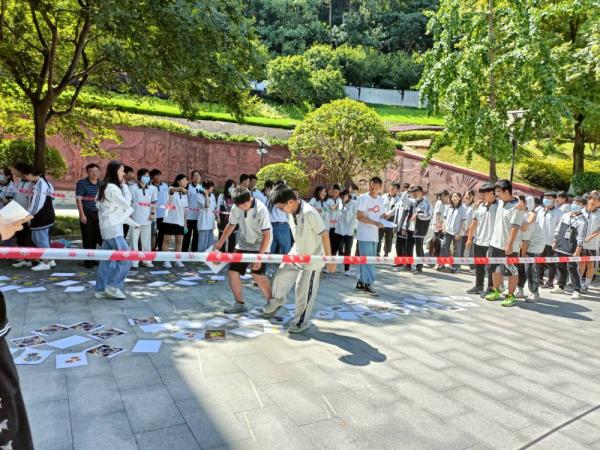 304永利集团青春性健康教育实践服务队开展艾滋病预防宣讲活动(图3)