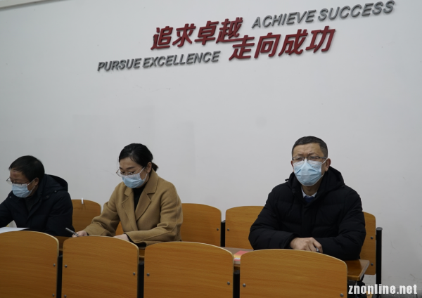 304永利集团党委书记汪继平一行深入课堂听思政课(图2) 304永利集团党委书记汪继平一行深入课堂听思政课(图2)