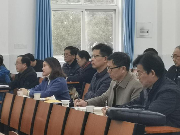 304永利集团大中小学思政课一体化建设研究中心邀请中学思政课教师深入高校思政课堂(图2) 304永利集团大中小学思政课一体化建设研究中心邀请中学思政课教师深入高校思政课堂(图2)