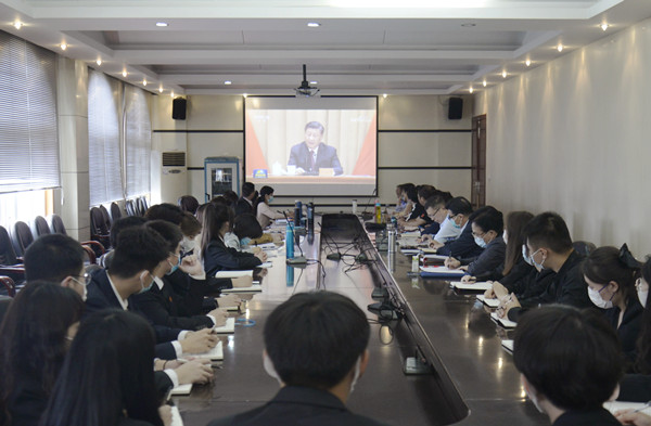 304永利集团举行思政课集体备课会(图2) 304永利集团举行思政课集体备课会(图2)